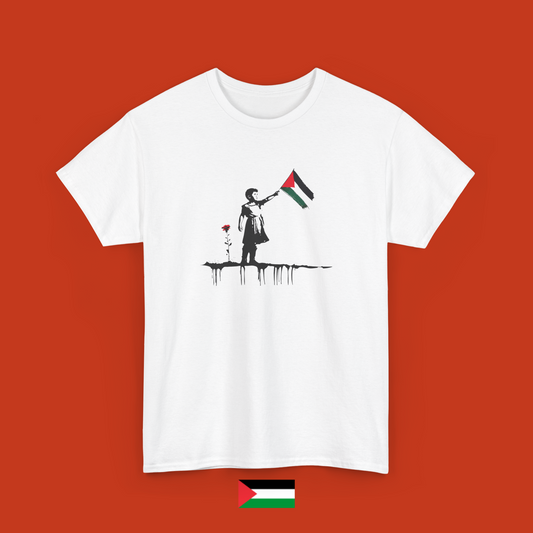 Child with flag and red rose - T-shirt